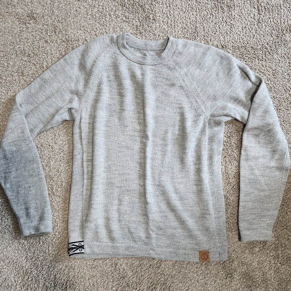 Paka The Original Crew Sweater - Picture 1 of 9